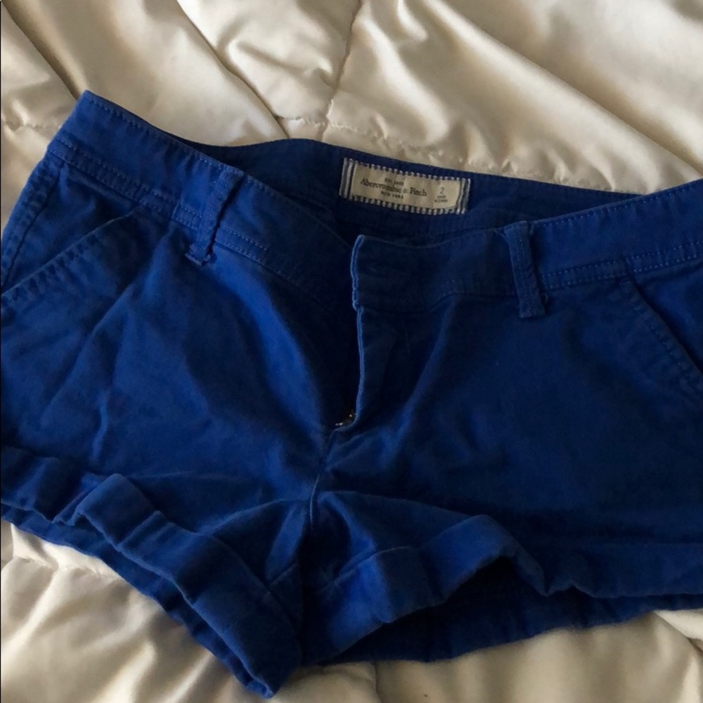 Blue short-shorts
